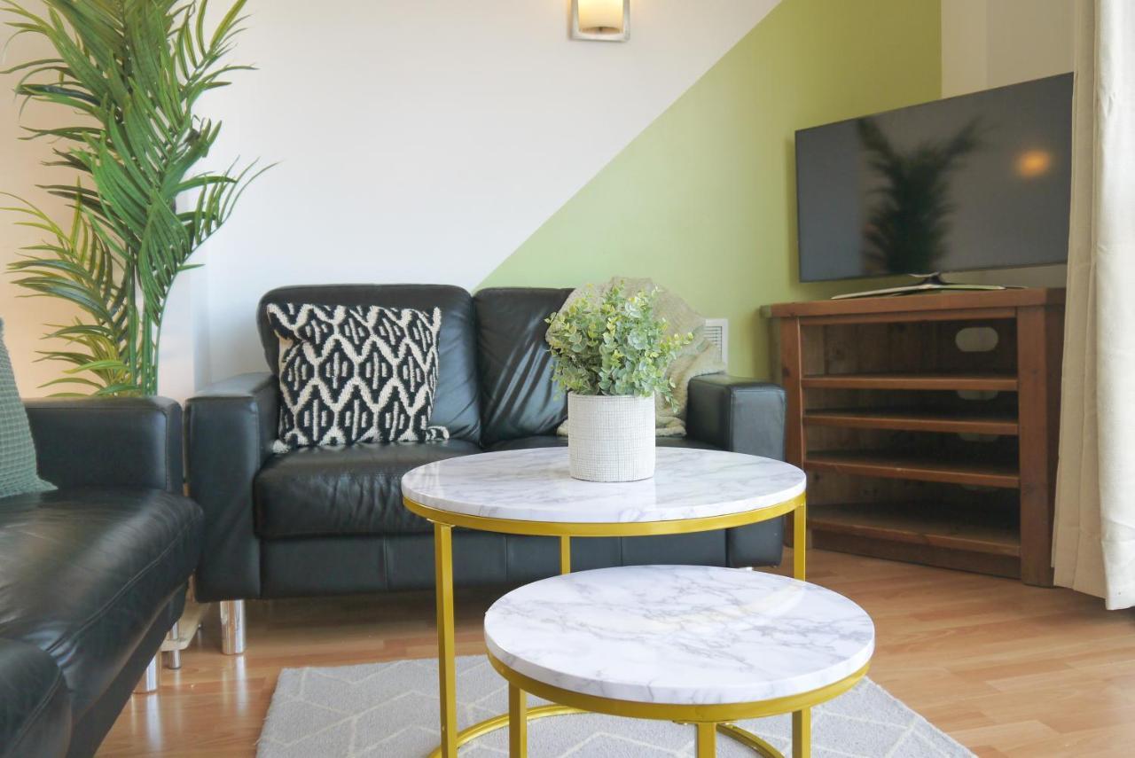 Perfect For Relocation & Business- Near Hospital Leilighet Sheffield Eksteriør bilde